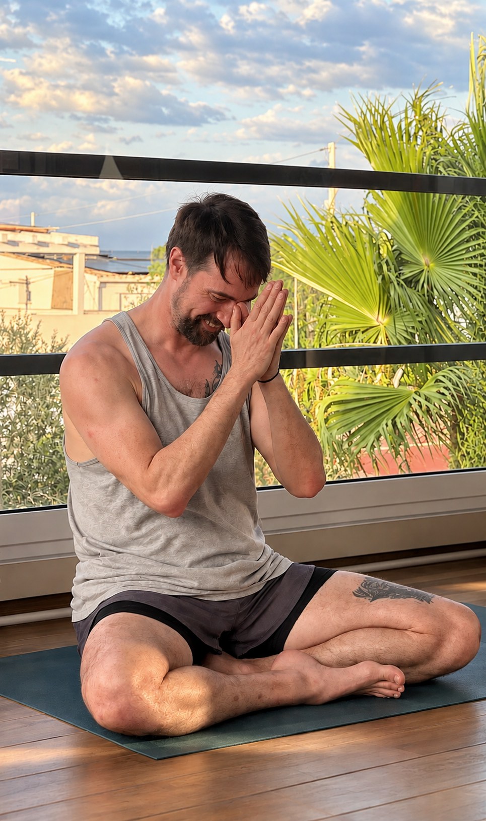 Yoga und Meditation im warmen Abendlicht